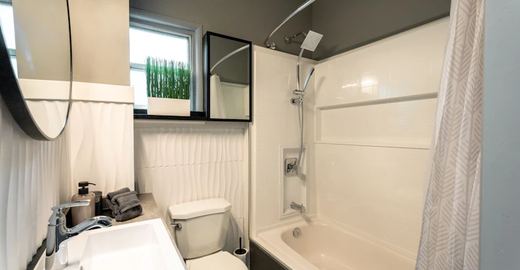 Main-797 Pape Avenue, Toronto, ON, M4K 3T2 - 17