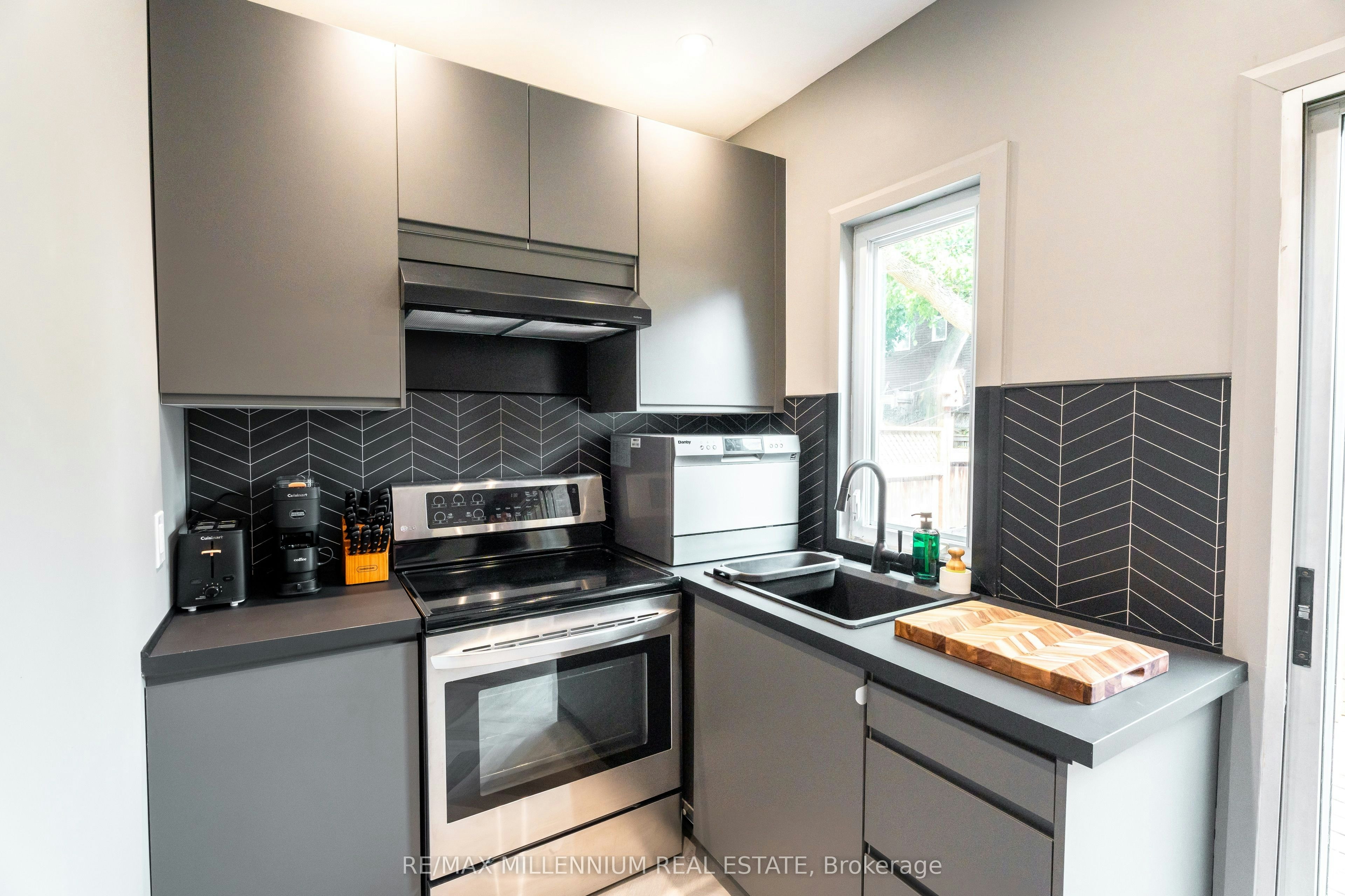 Main-797 Pape Avenue, Toronto, ON, M4K 3T2 - 9