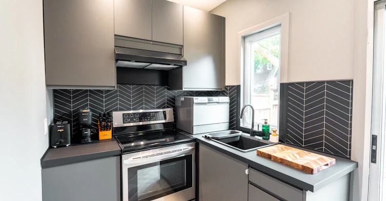 Main-797 Pape Avenue, Toronto, ON, M4K 3T2 - 9