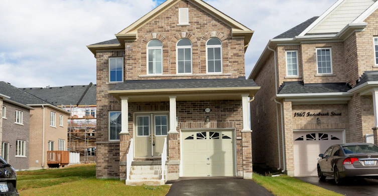 1869 Fosterbrook Street N, Oshawa, ON, L1K 3G5