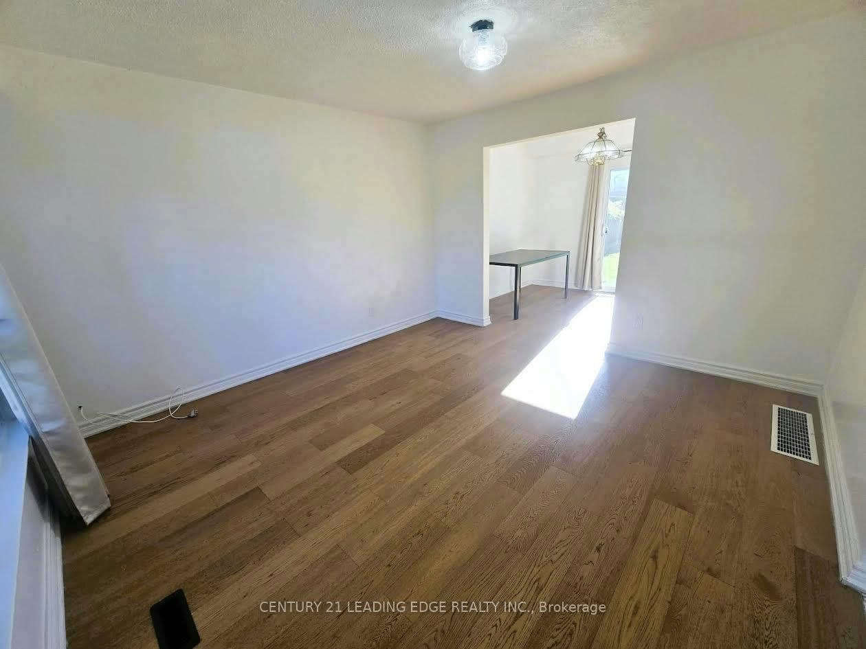 5 Murison Boulevard, Toronto, ON, M1B 2B1 - 5