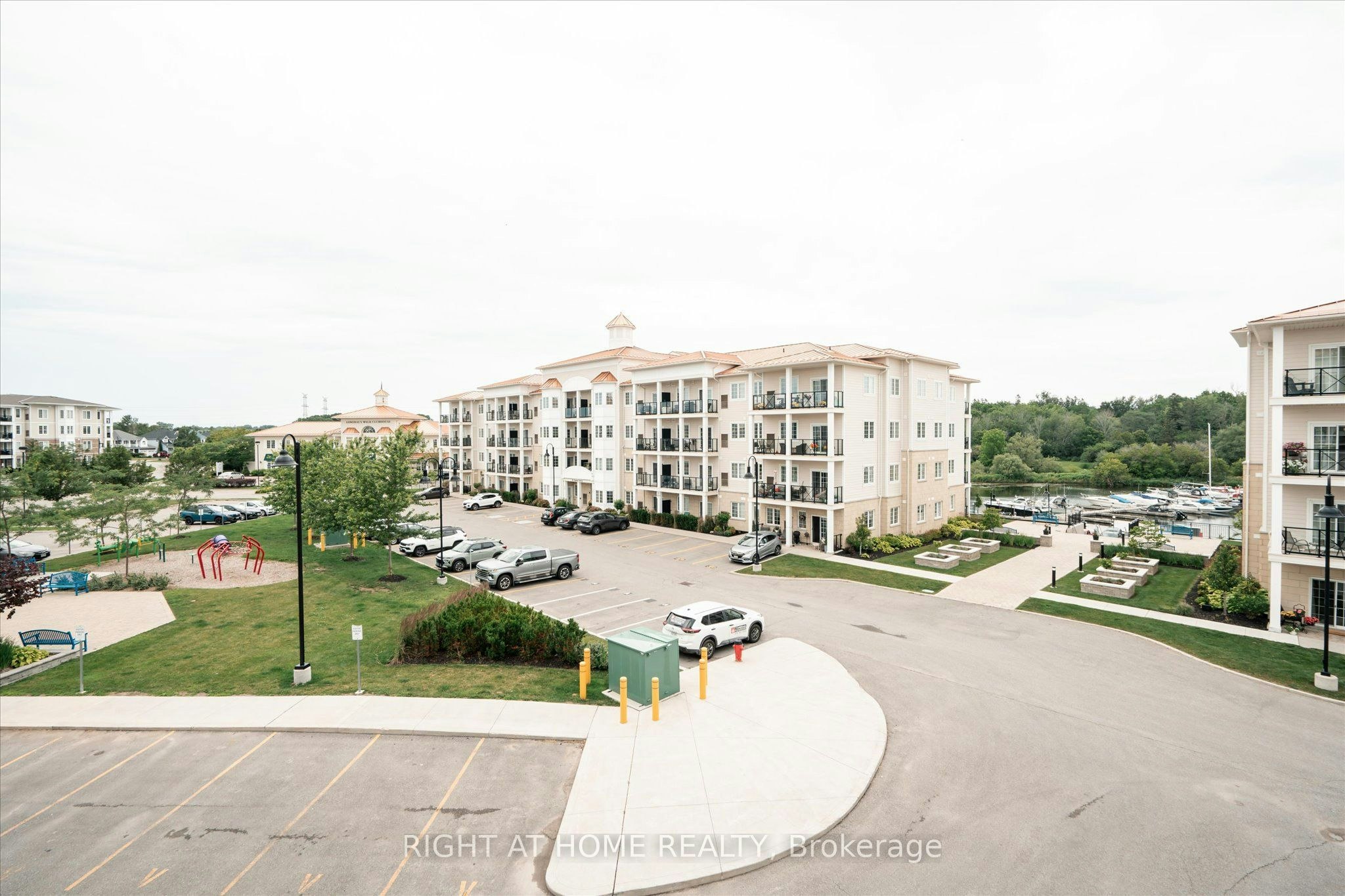 321-50 Lakebreeze Drive, Clarington, ON, L1B 0V9