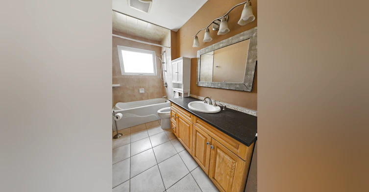 8 Pilkington Crescent, Whitby, ON, L1N 6E9 - 12