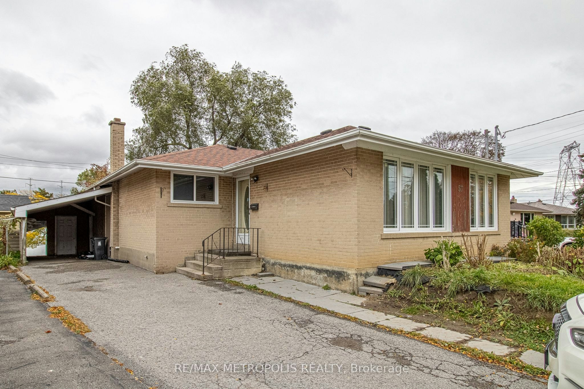 Upper-57 Chancellor Drive, Toronto, ON, M1G 2W4