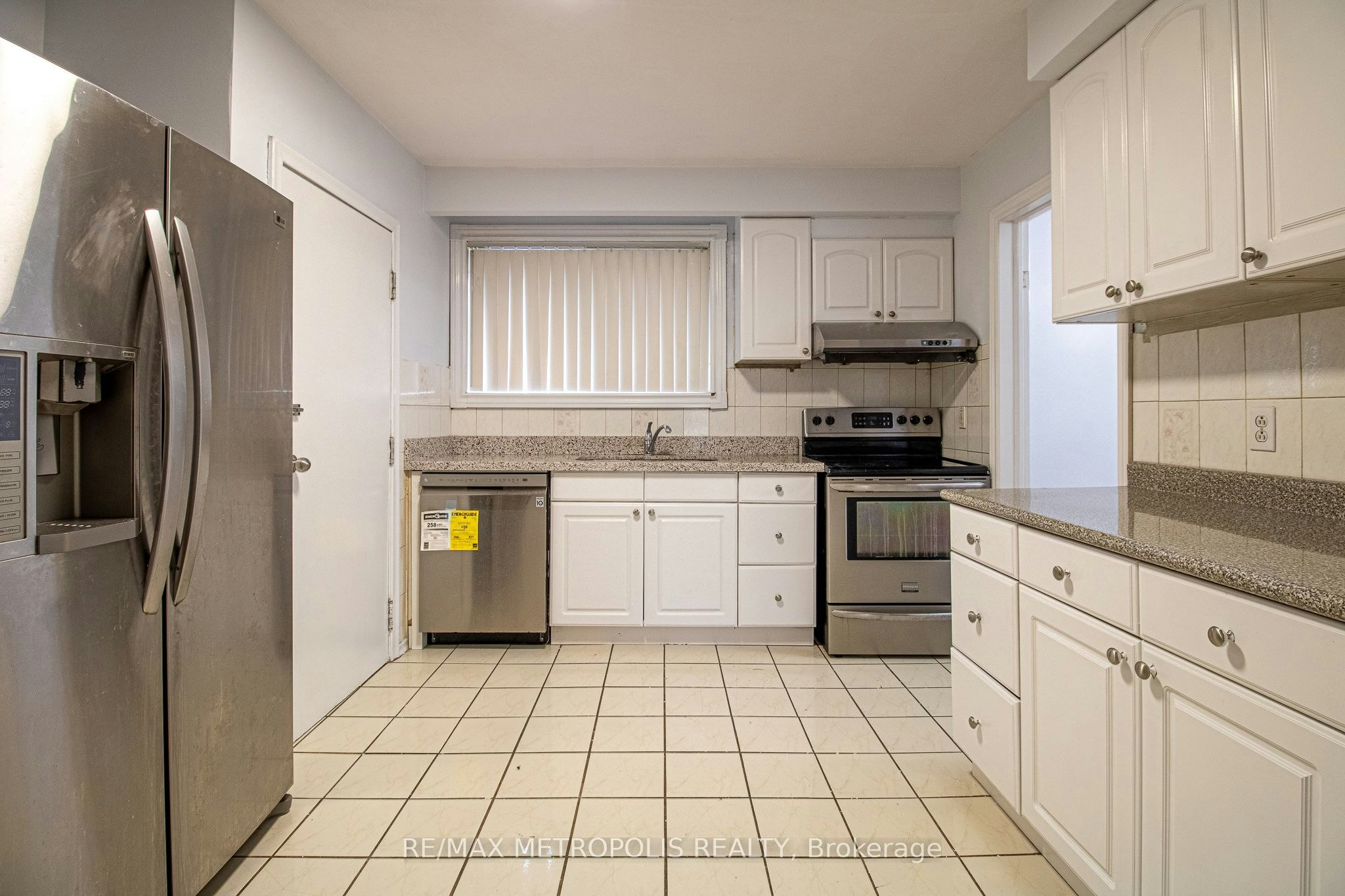 Upper-57 Chancellor Drive, Toronto, ON, M1G 2W4 - 9