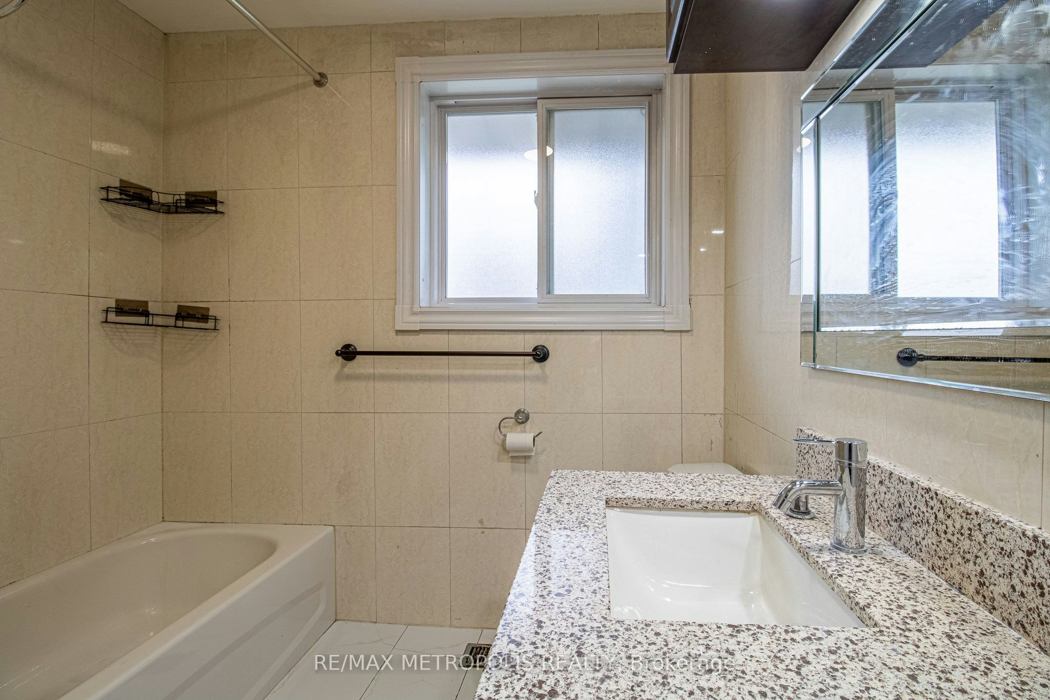 Upper-57 Chancellor Drive, Toronto, ON, M1G 2W4 - 18