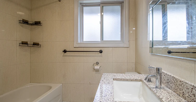Upper-57 Chancellor Drive, Toronto, ON, M1G 2W4 - 18