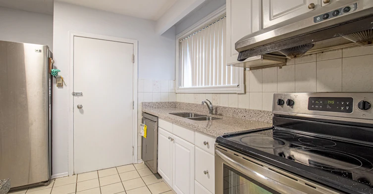 Upper-57 Chancellor Drive, Toronto, ON, M1G 2W4 - 8