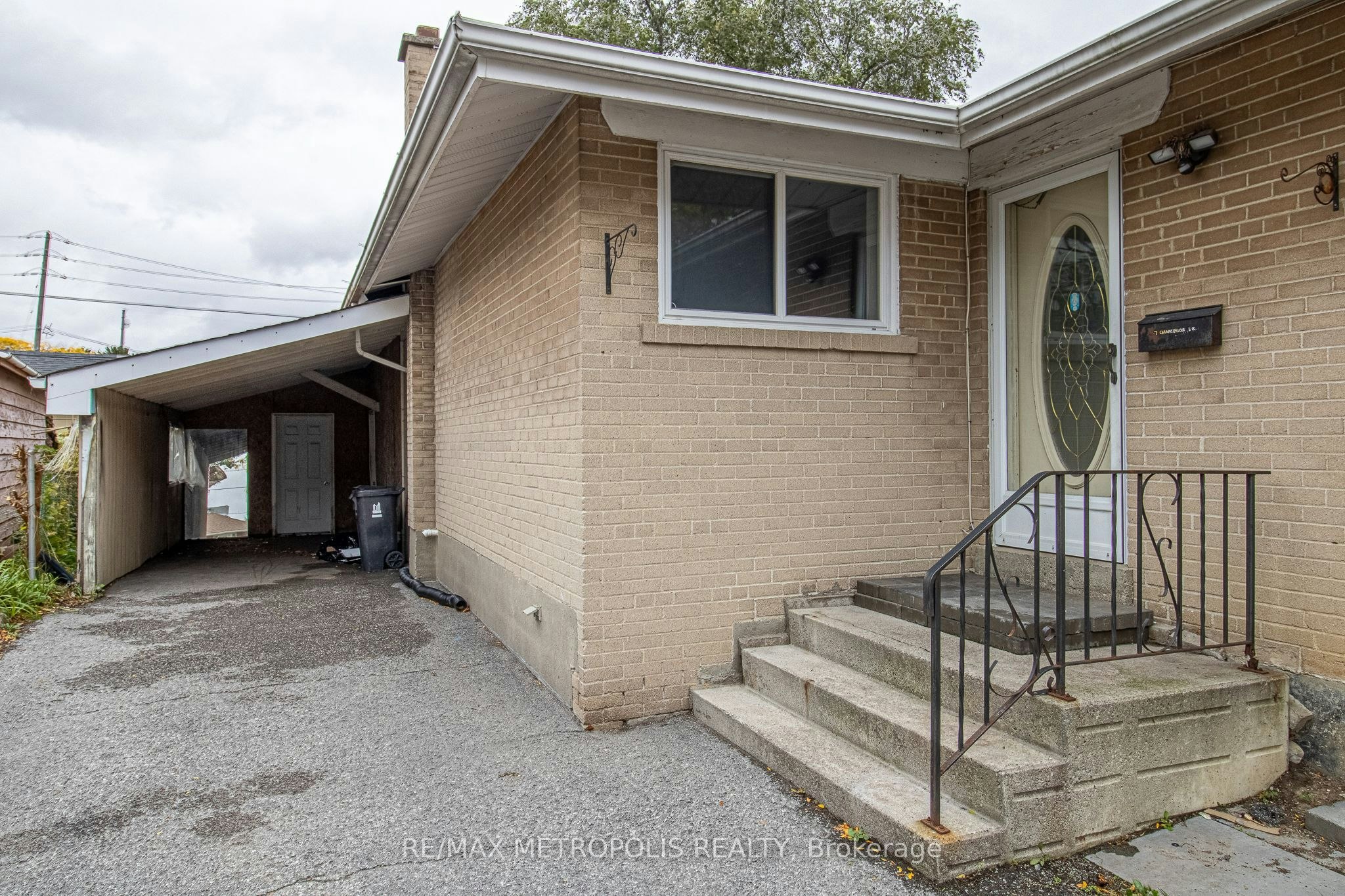 Upper-57 Chancellor Drive, Toronto, ON, M1G 2W4 - 2