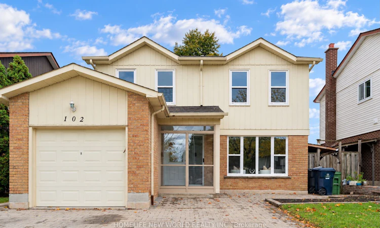 102 Alexmuir Boulevard