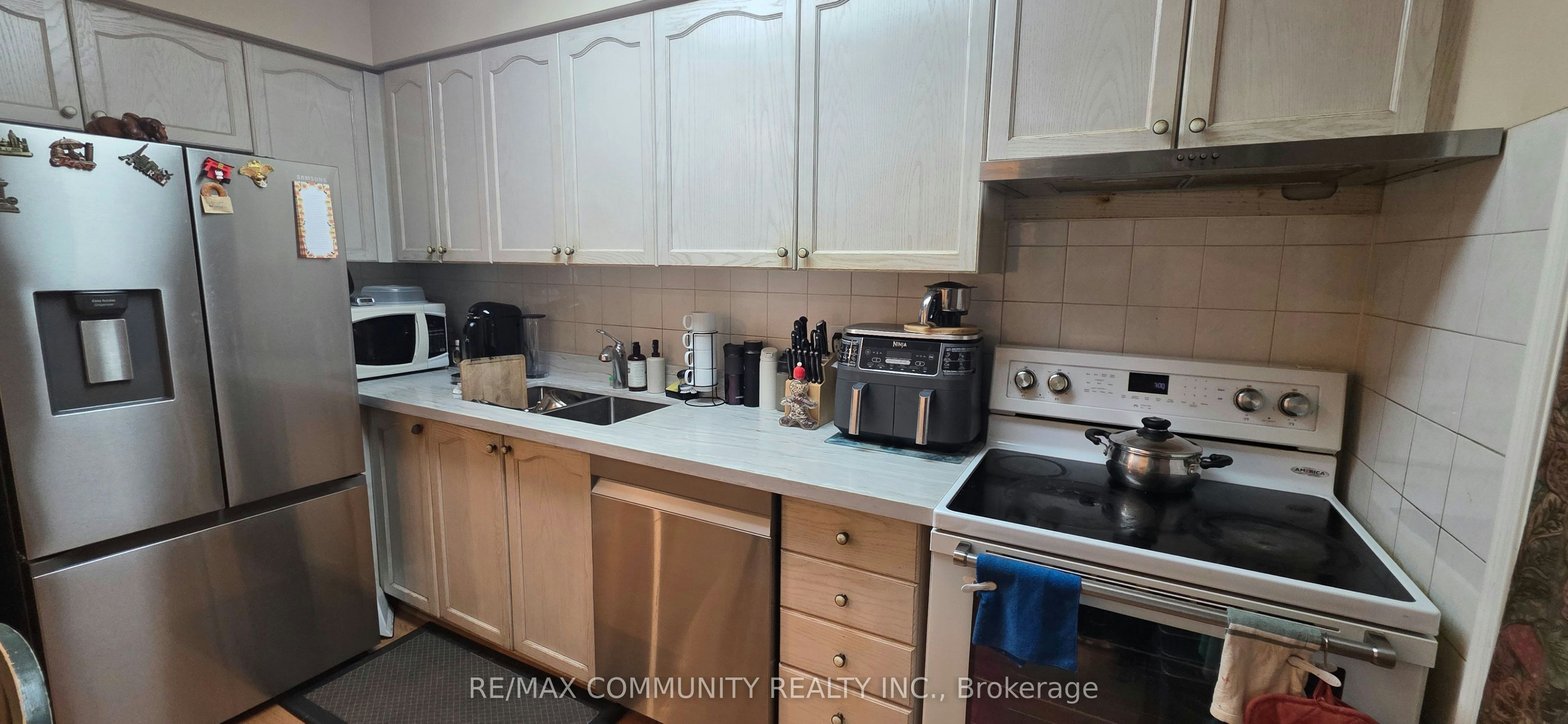 511-83 Mondeo Drive, Toronto, ON, M1P 5B6 - 12