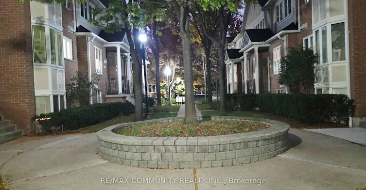 511-83 Mondeo Drive, Toronto, ON, M1P 5B6 - 5