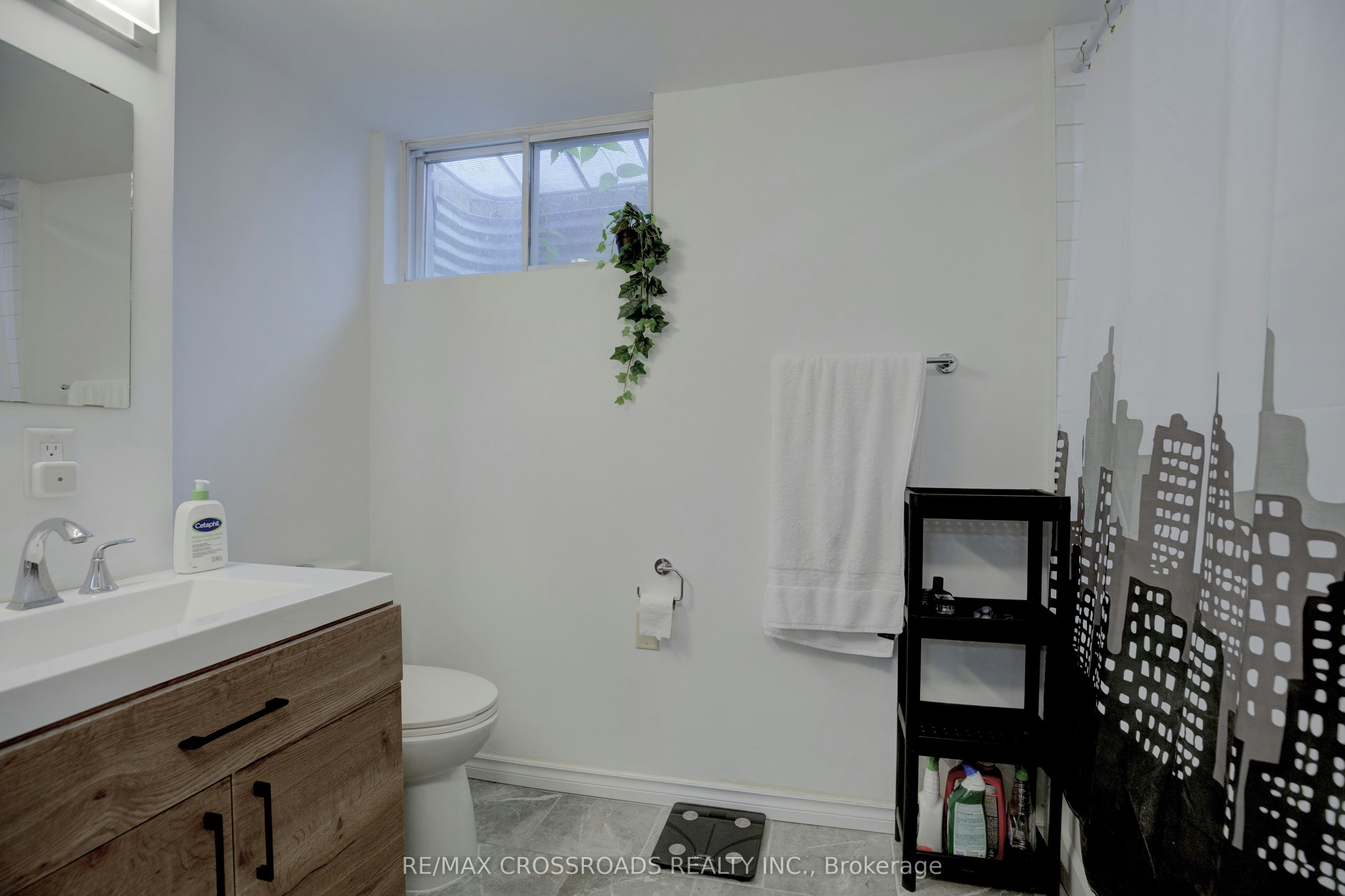 BSMT-2 Viceregal Court, Whitby, ON, L1N 6R2 - 22