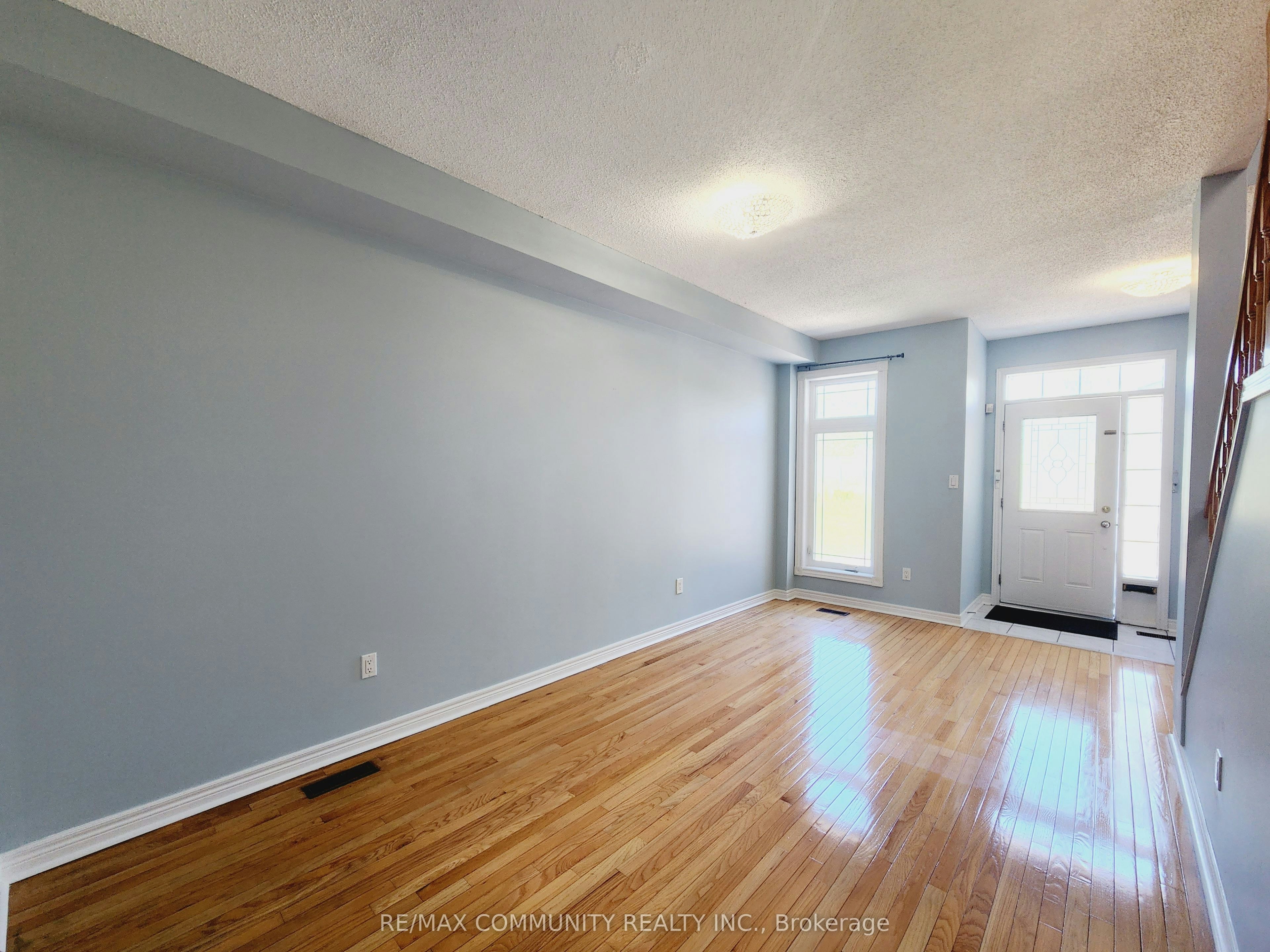 Main-61 Chartway Boulevard, Toronto, ON, M1C 5J1 - 8