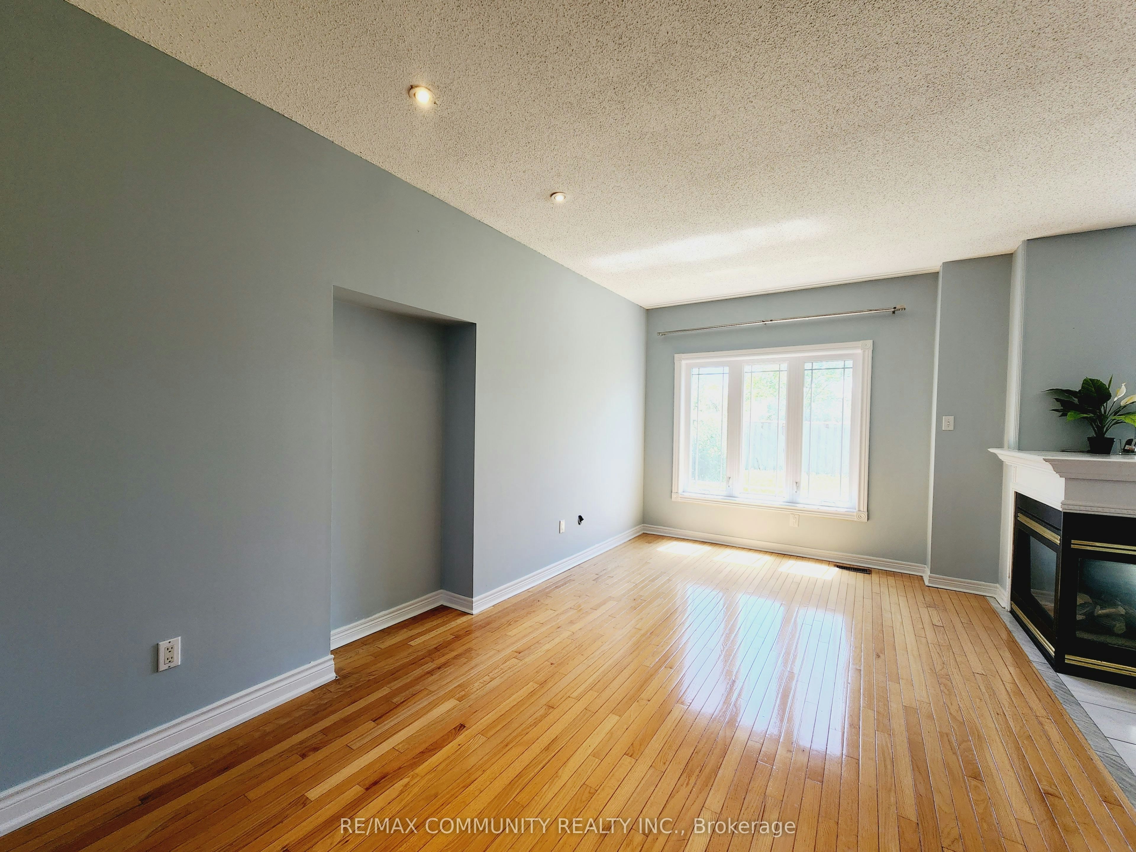 Main-61 Chartway Boulevard, Toronto, ON, M1C 5J1 - 11