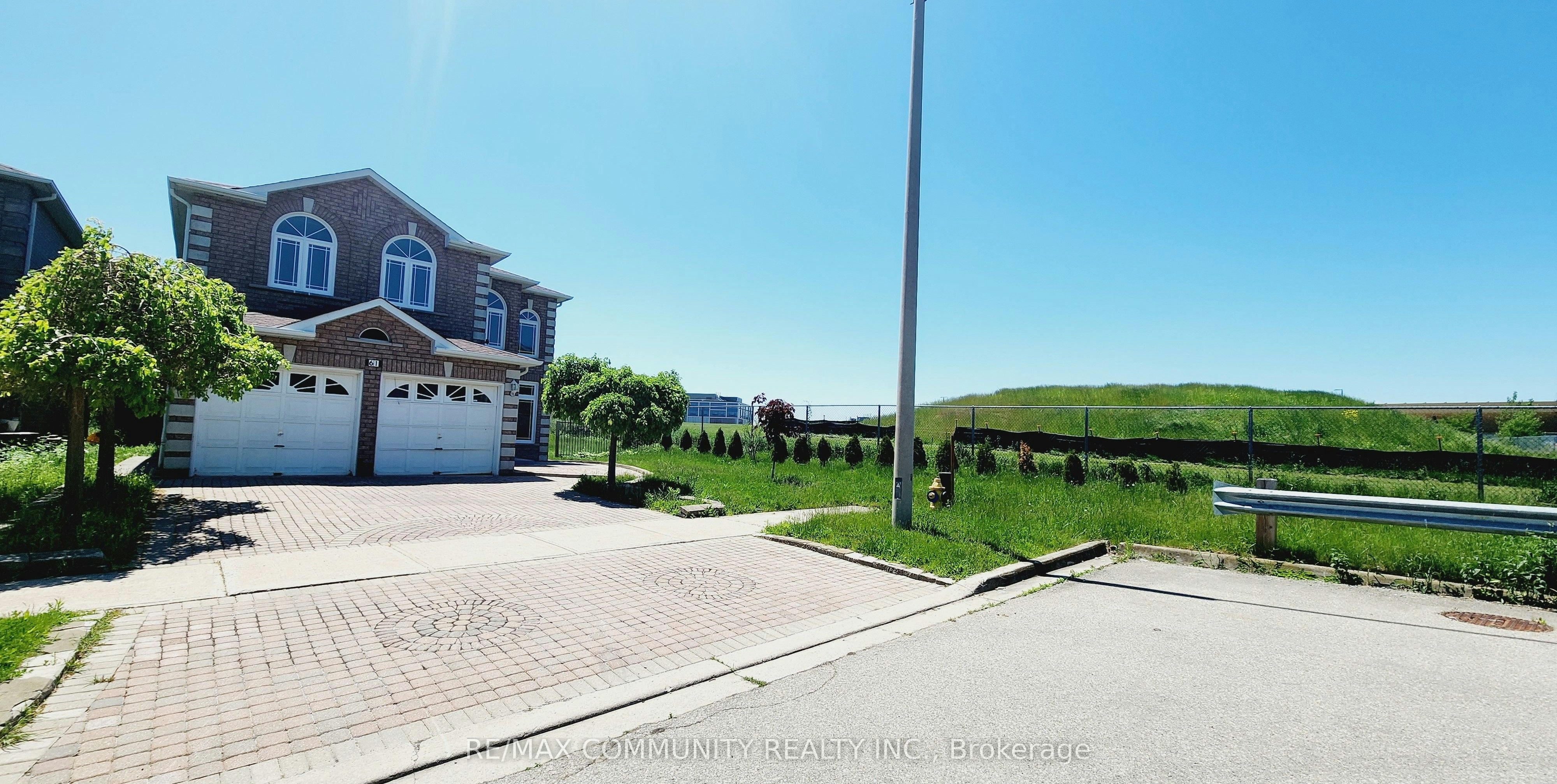 Main-61 Chartway Boulevard, Toronto, ON, M1C 5J1
