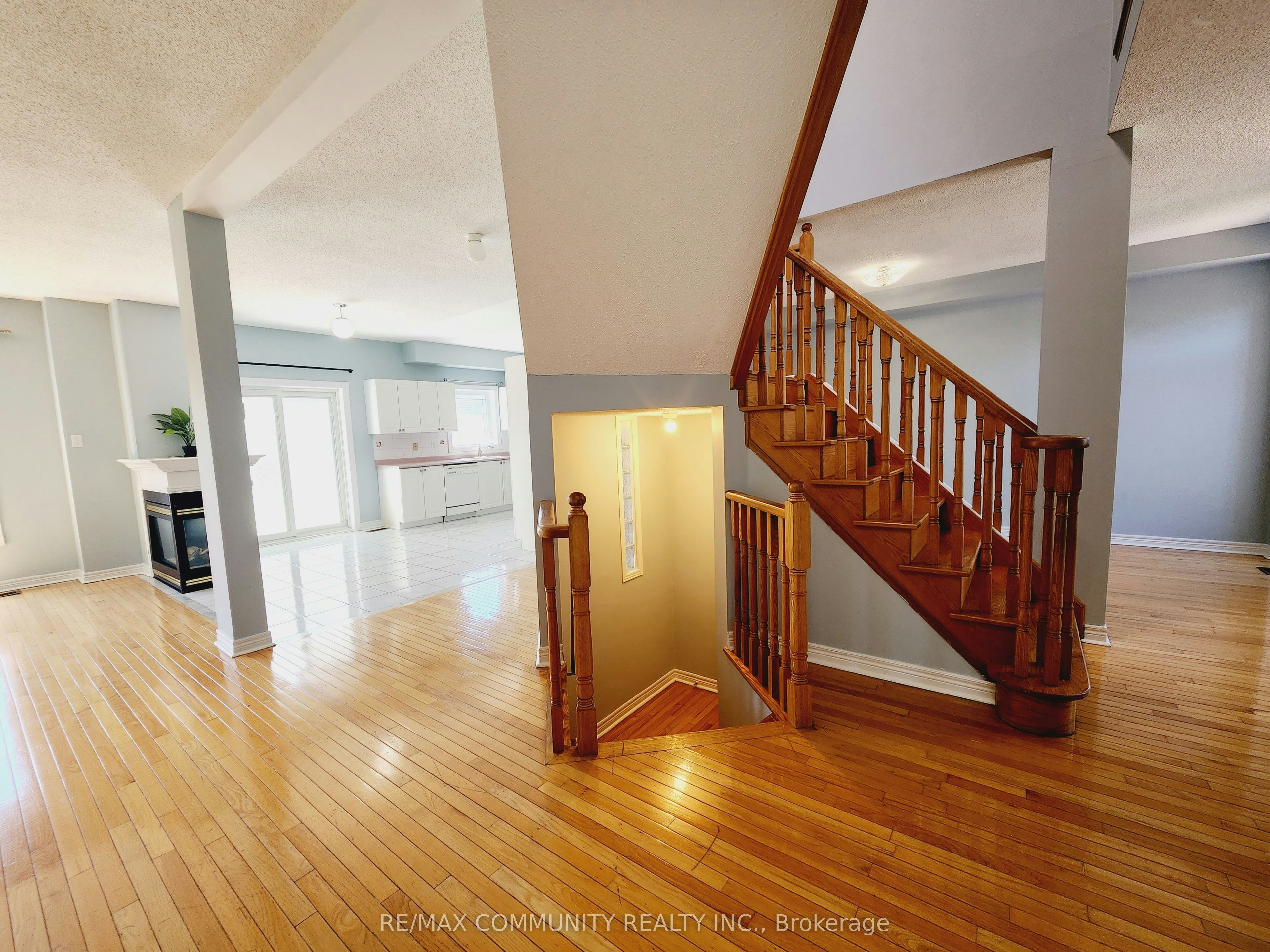 Main-61 Chartway Boulevard, Toronto, ON, M1C 5J1 - 10