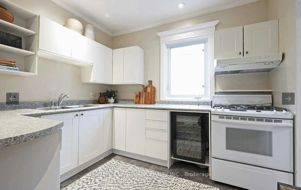 98 Hastings Avenue, Toronto, ON, M4L 2L2 - 9