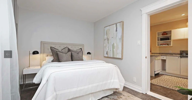 98 Hastings Avenue, Toronto, ON, M4L 2L2 - 13