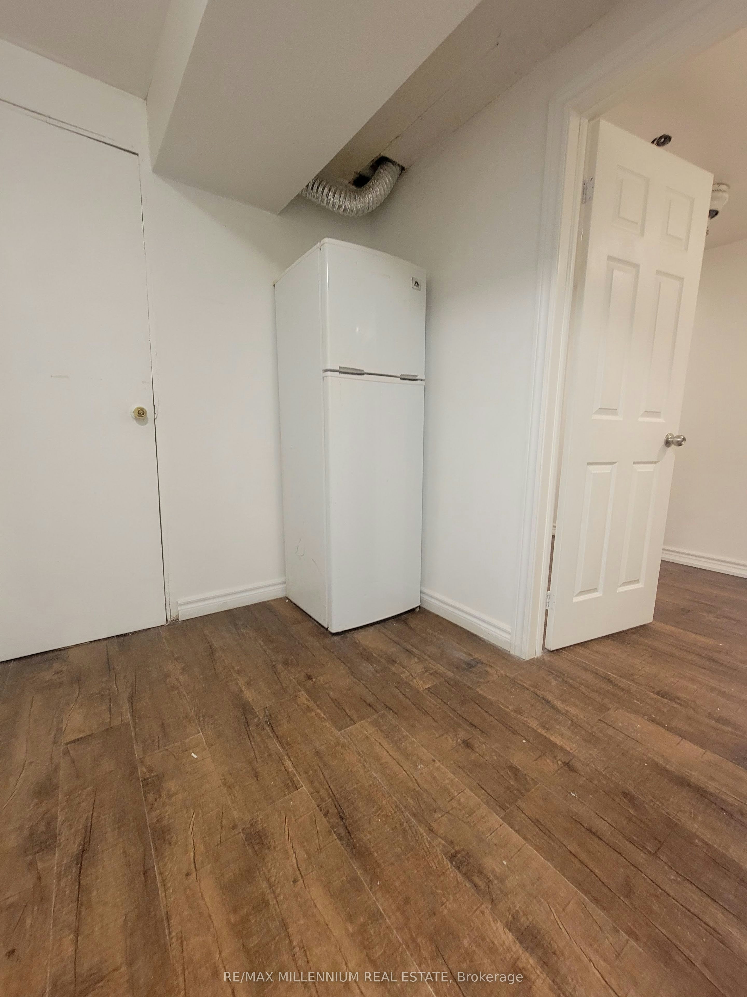 Lower #2-66 Overlord Crescent, Toronto, ON, M1B 4P2 - 4