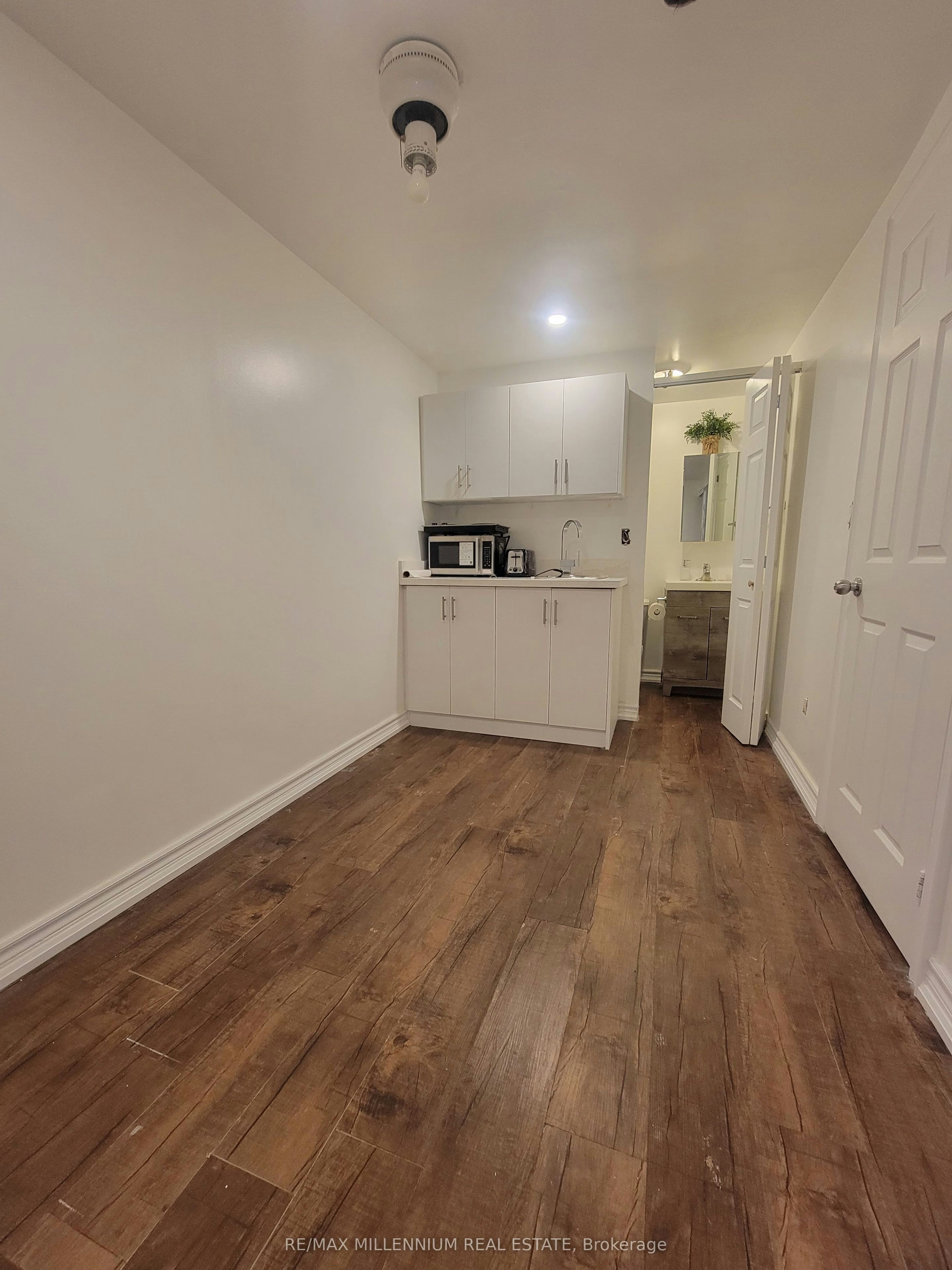 Lower #2-66 Overlord Crescent, Toronto, ON, M1B 4P2 - 3