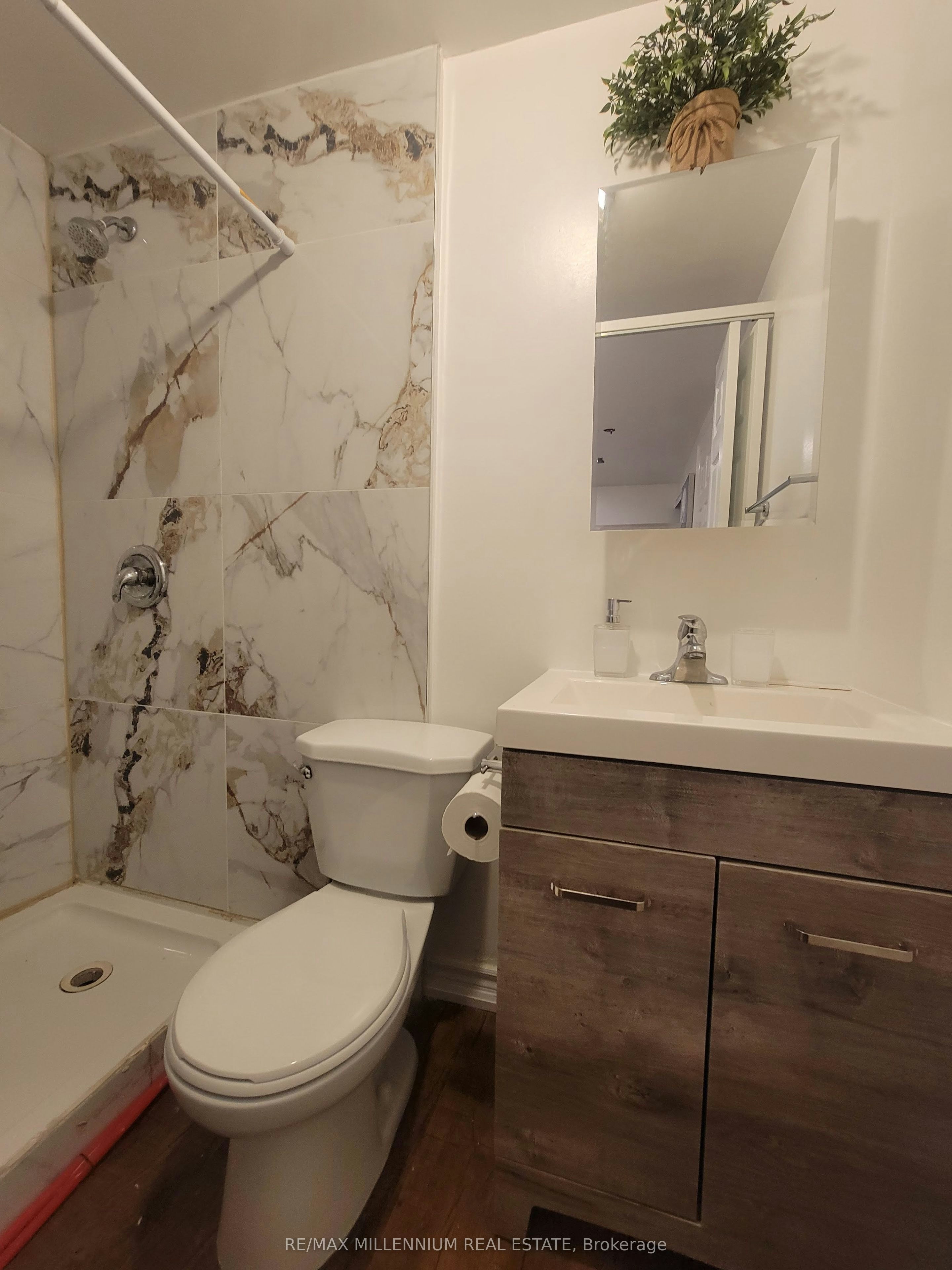 Lower #2-66 Overlord Crescent, Toronto, ON, M1B 4P2 - 6