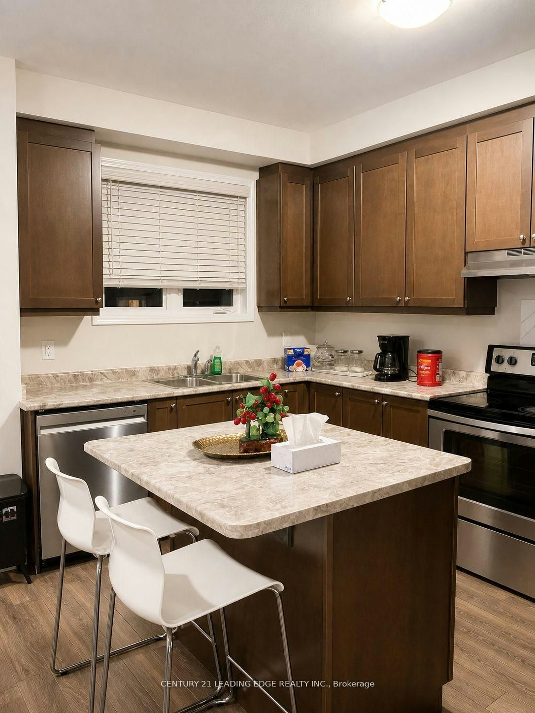 5 Fusilier Drive, Toronto, ON, M1L 0J4 - 4