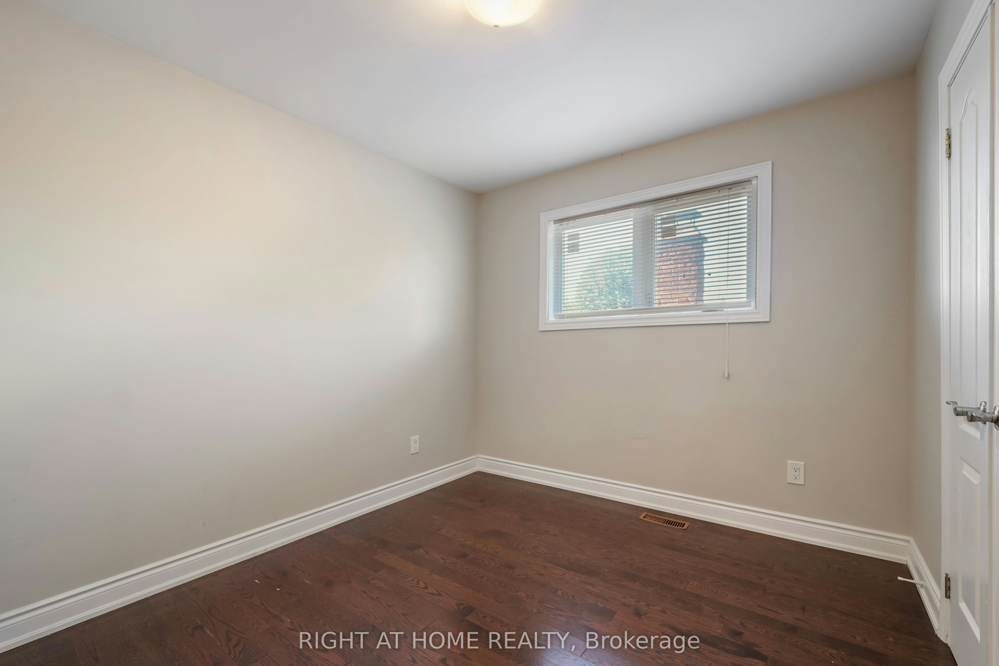 21 Cleethorpes Boulevard, Toronto, ON, M1S 2S7 - 16