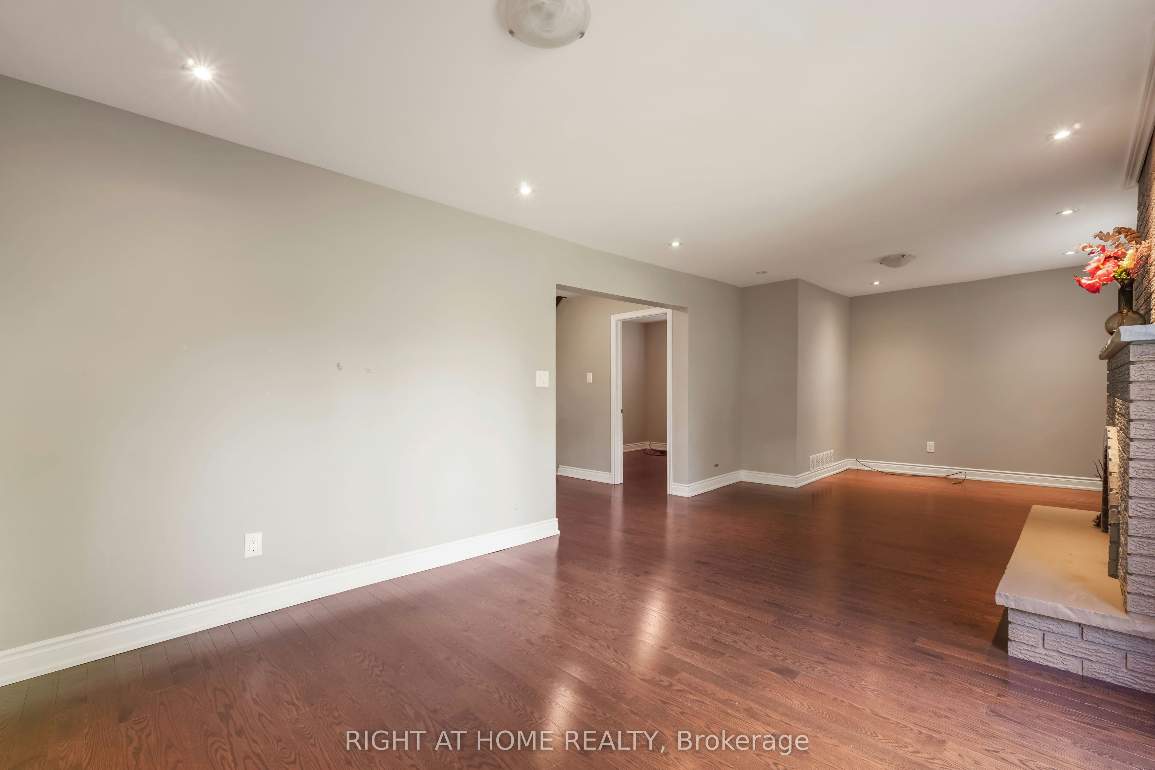 21 Cleethorpes Boulevard, Toronto, ON, M1S 2S7 - 13