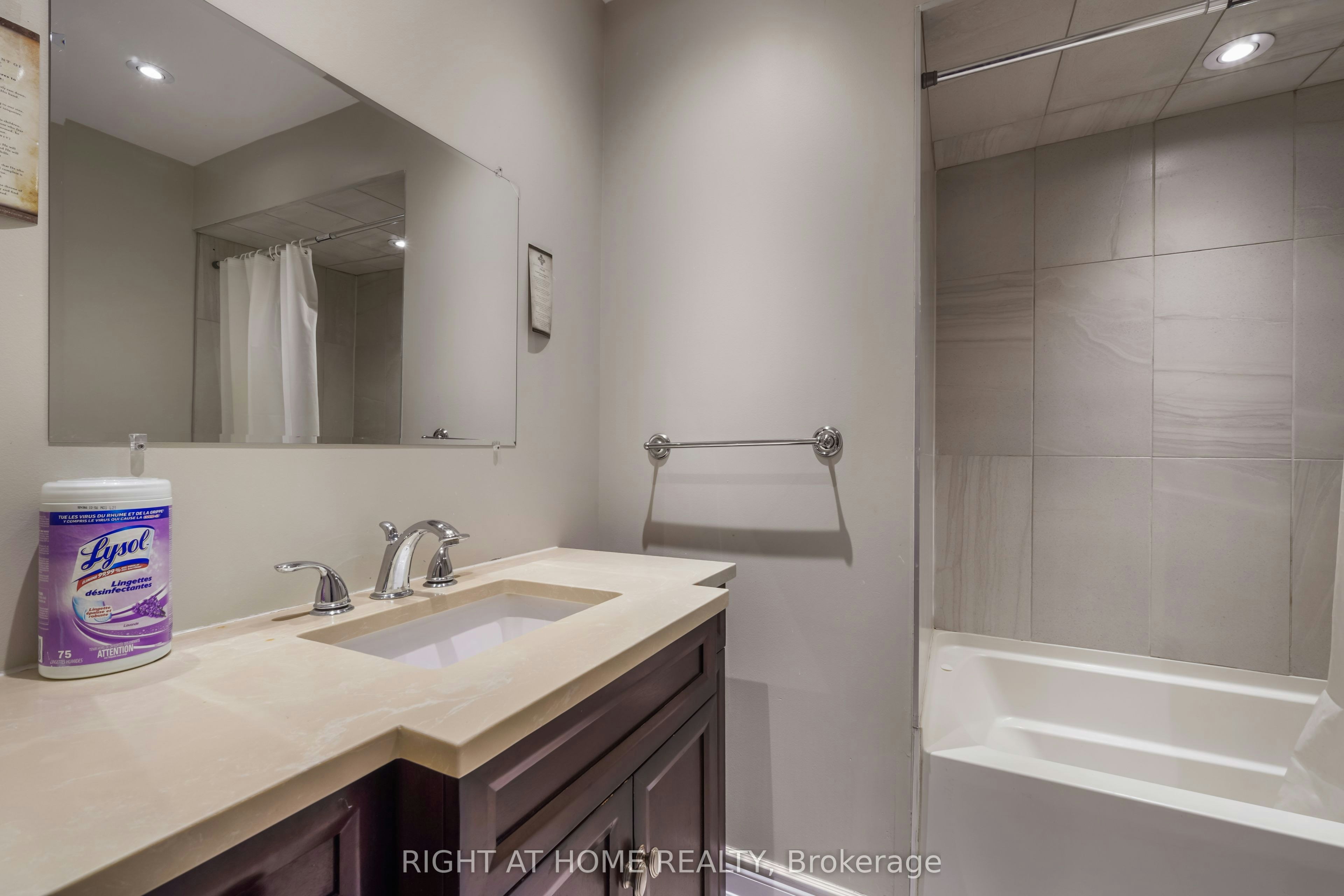 21 Cleethorpes Boulevard, Toronto, ON, M1S 2S7 - 17