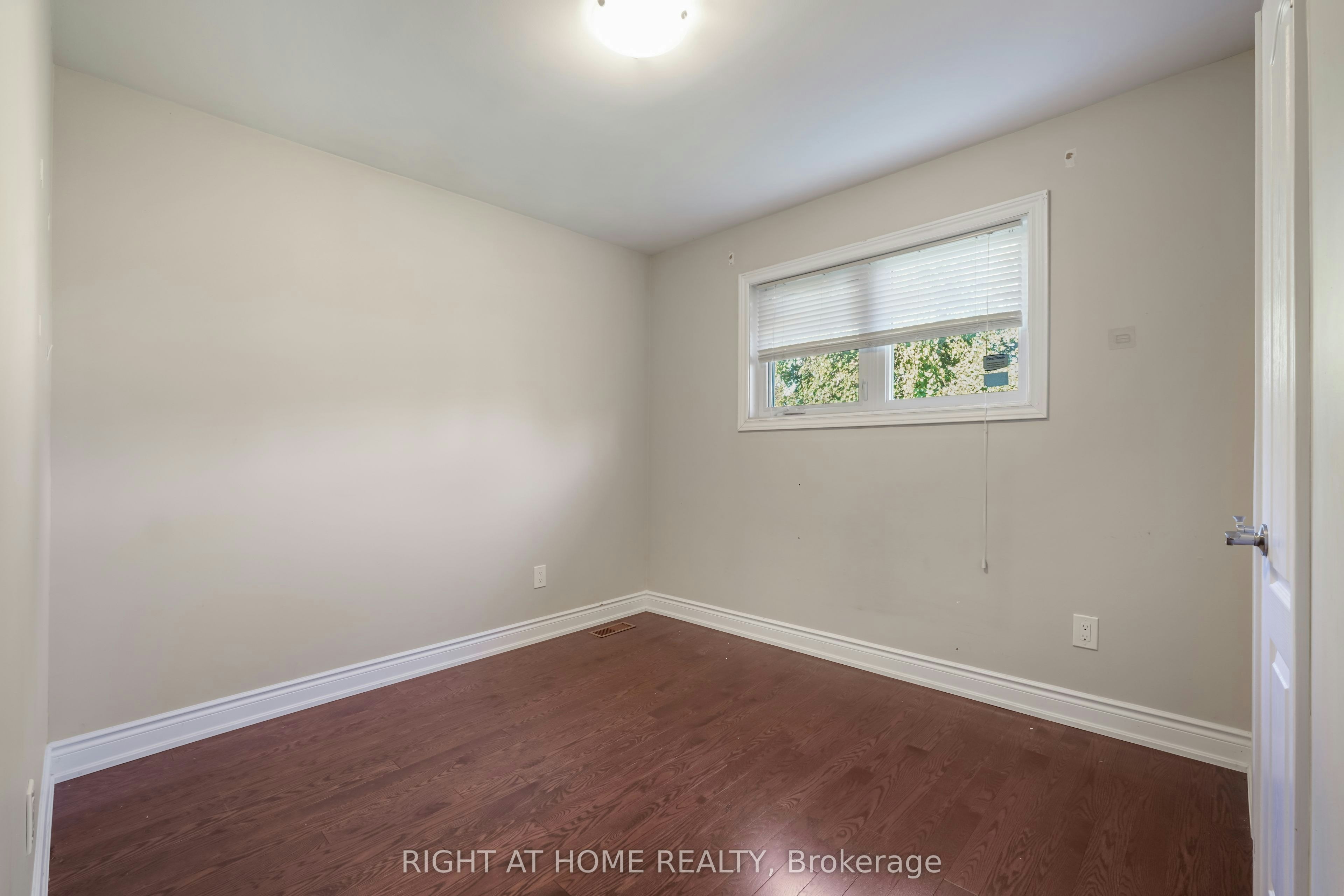 21 Cleethorpes Boulevard, Toronto, ON, M1S 2S7 - 19
