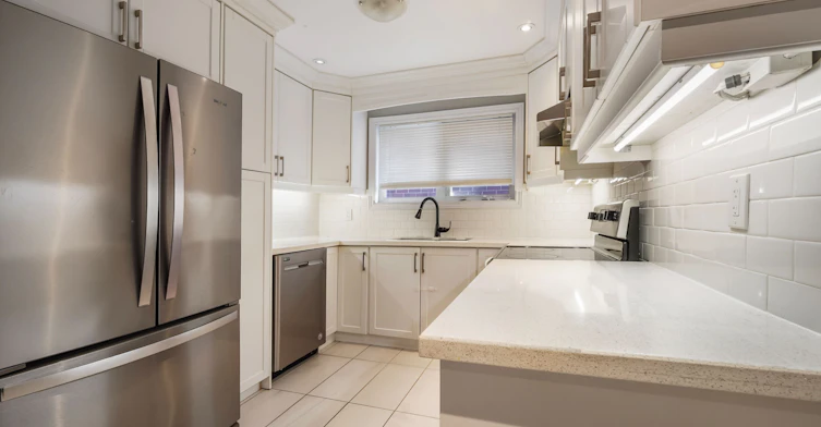 21 Cleethorpes Boulevard, Toronto, ON, M1S 2S7 - 8