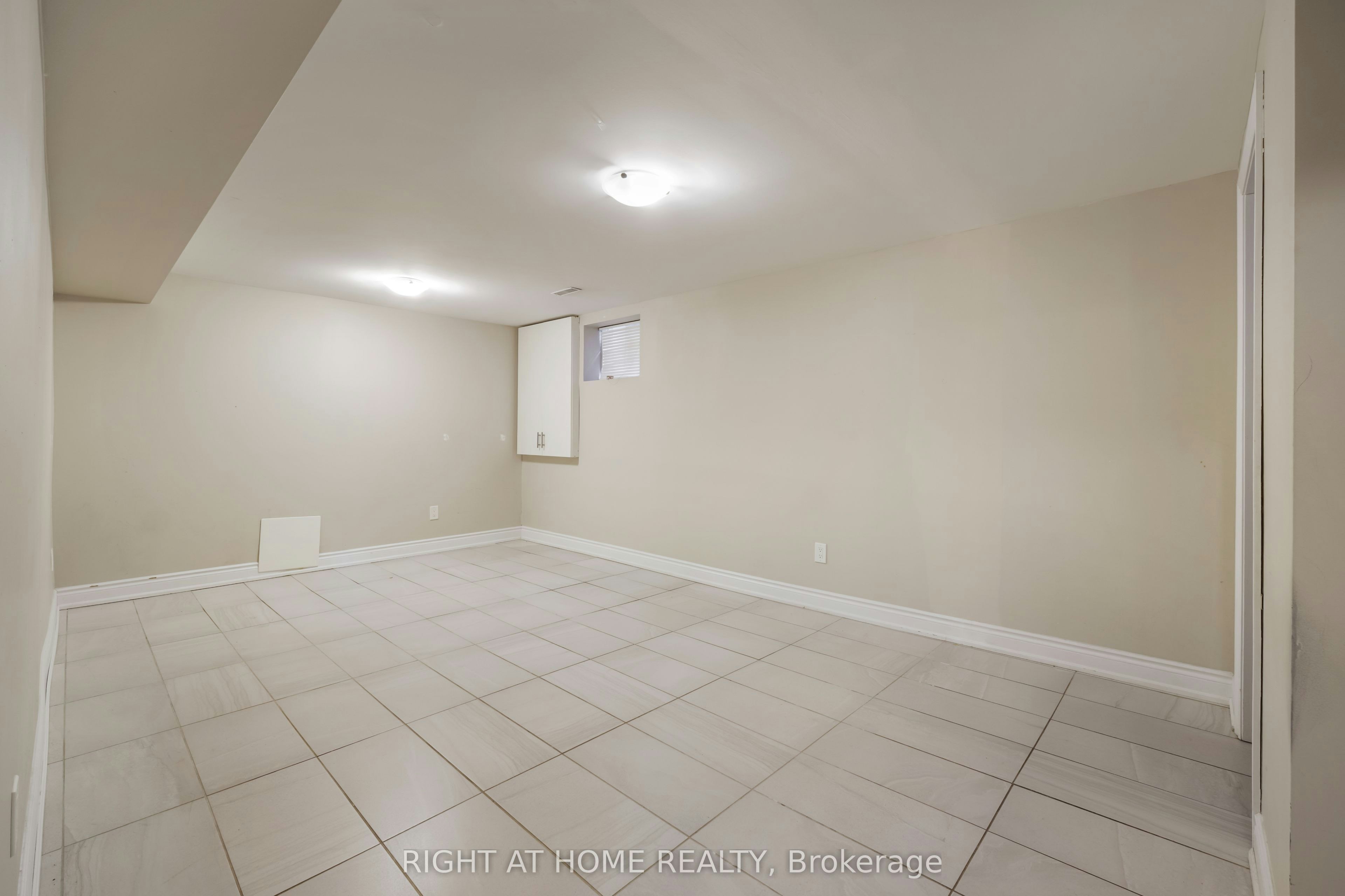 21 Cleethorpes Boulevard, Toronto, ON, M1S 2S7 - 24