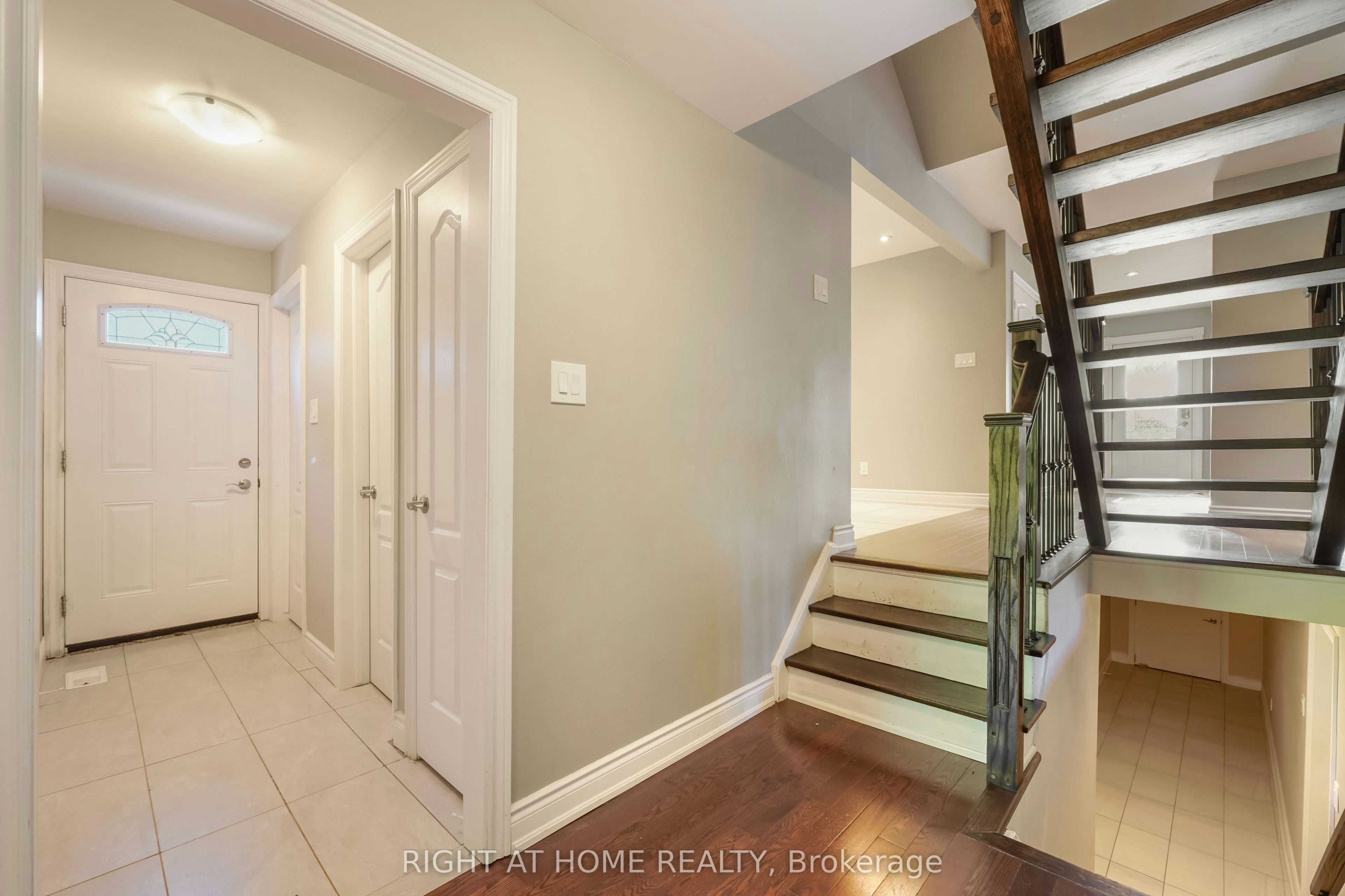 21 Cleethorpes Boulevard, Toronto, ON, M1S 2S7 - 10