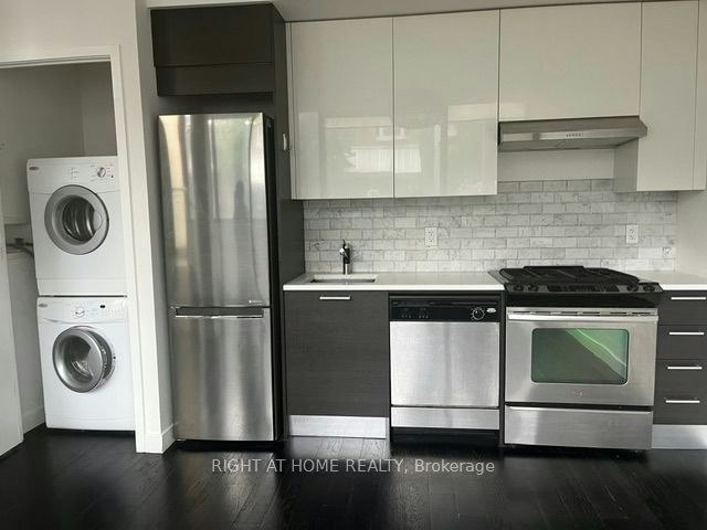 90 Broadview Avenue, Toronto, ON, M4M 0A7 - 6