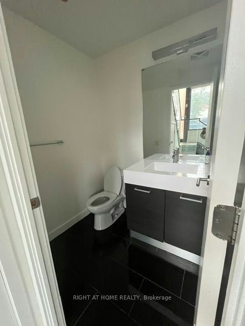 90 Broadview Avenue, Toronto, ON, M4M 0A7 - 9