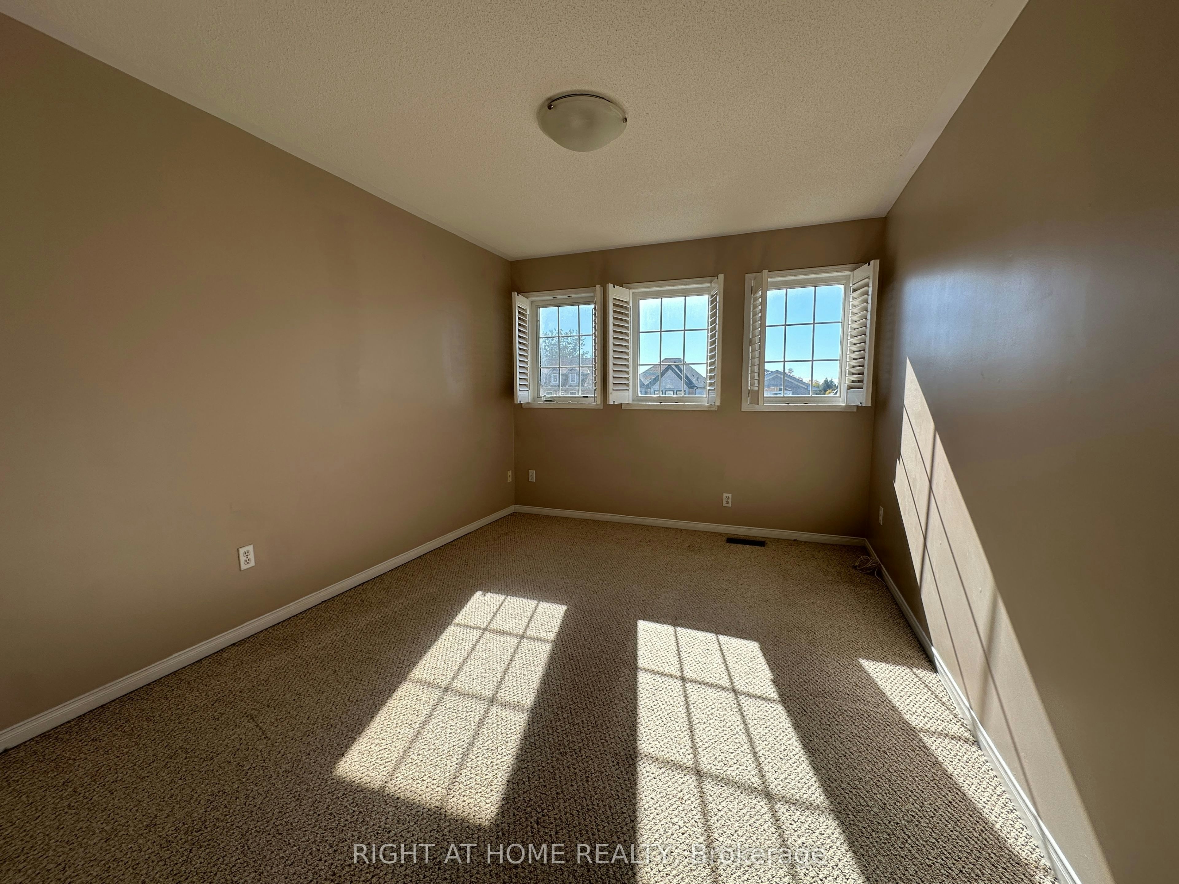 50 Blacksmith Lane, Whitby, ON, L1P 1N1 - 10
