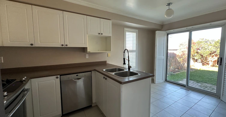 50 Blacksmith Lane, Whitby, ON, L1P 1N1 - 7