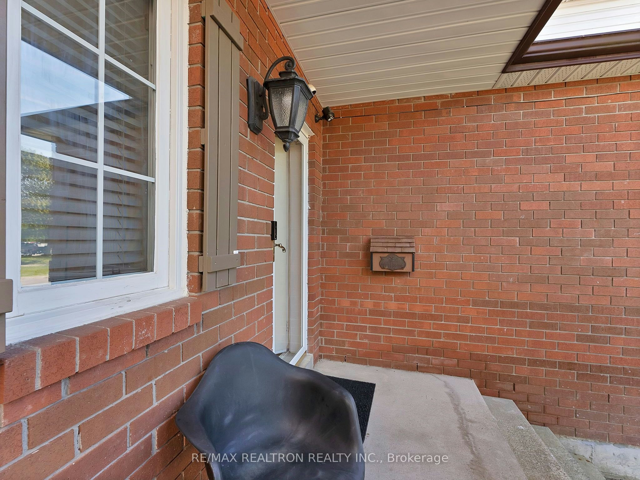 83 Crawforth Street, Whitby, ON, L1N 9K9 - 3