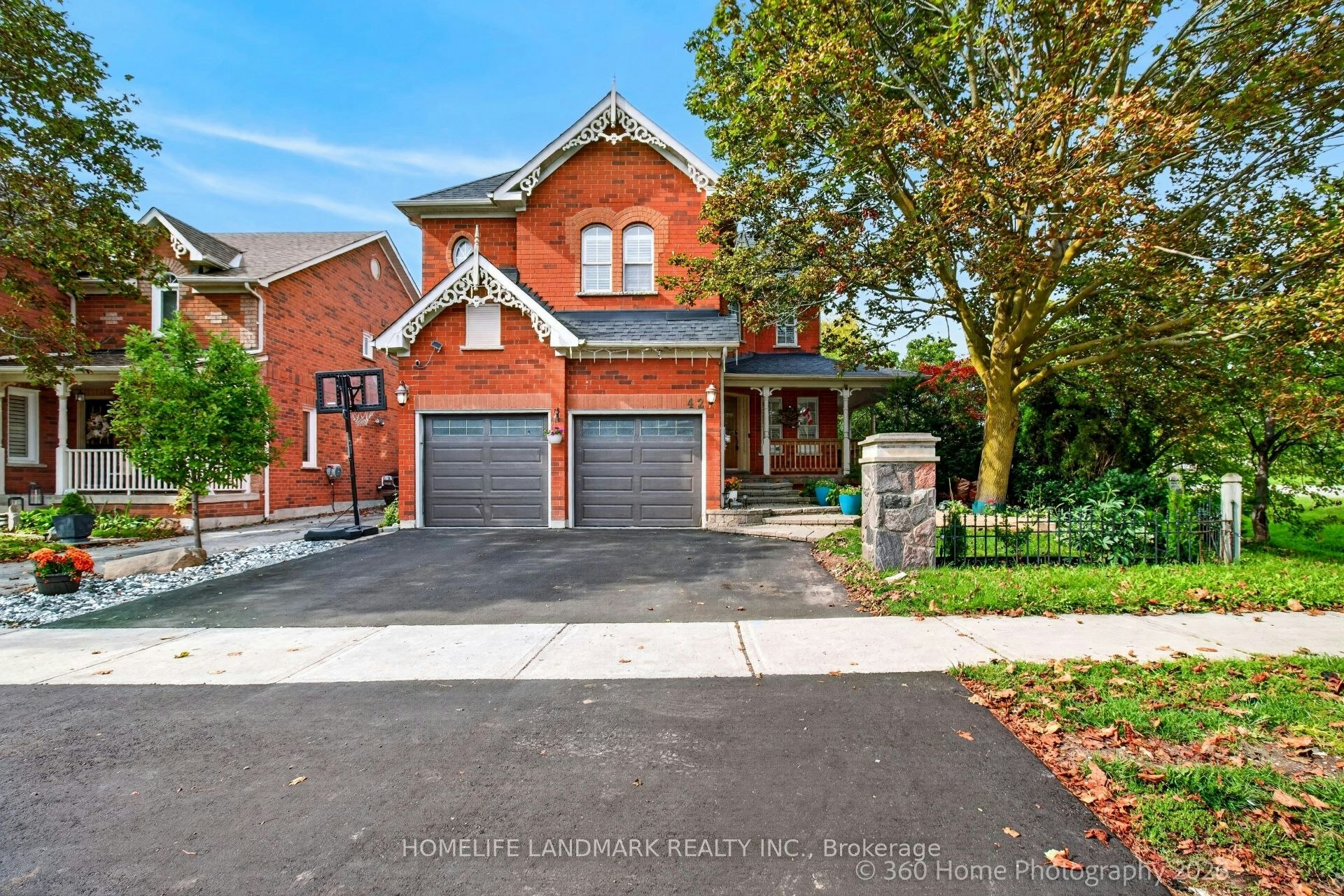 42 Blackfriar Avenue, Whitby, ON, L1M 1E4