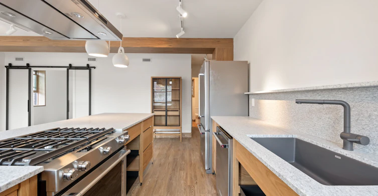 2-663 Greenwood Avenue, Toronto, ON, M4J 4B3 - 6