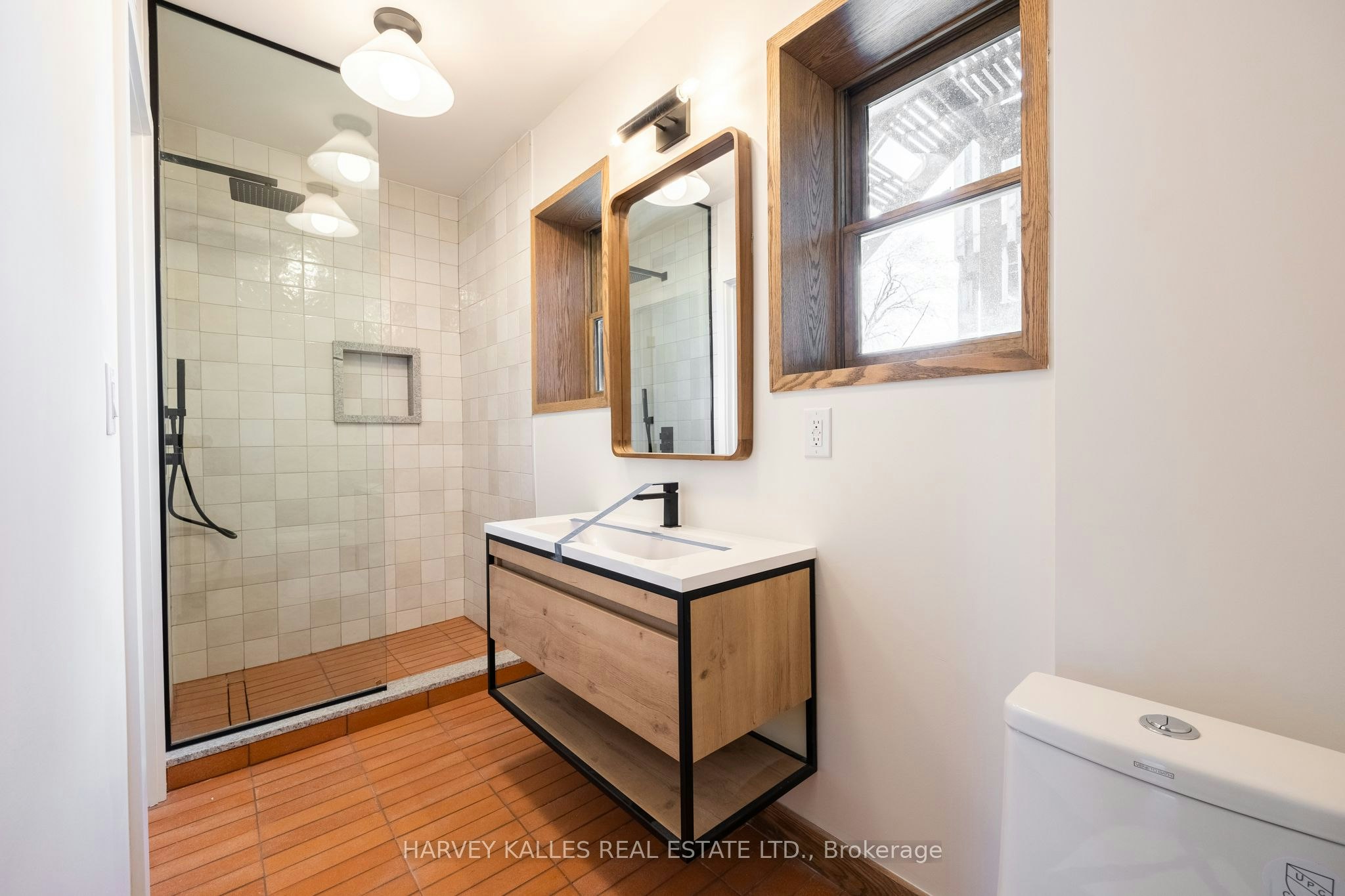 2-663 Greenwood Avenue, Toronto, ON, M4J 4B3 - 22