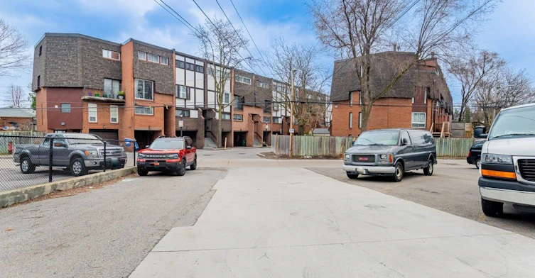 upper-851 O'connor Drive, Toronto, ON, M4B 2S7 - 18