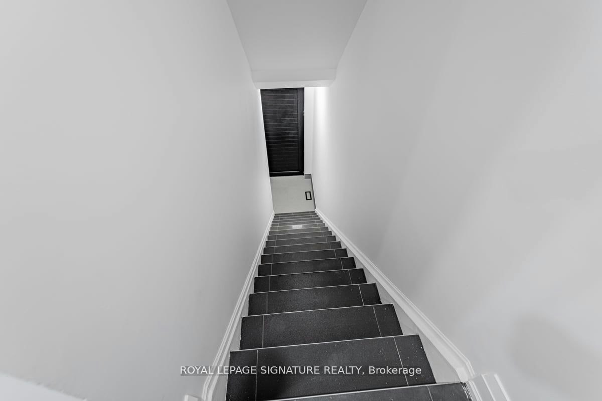 upper-851 O'connor Drive, Toronto, ON, M4B 2S7 - 22