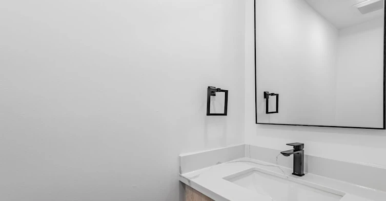 upper-851 O'connor Drive, Toronto, ON, M4B 2S7 - 10