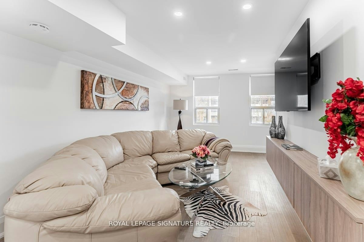 upper-851 O'connor Drive, Toronto, ON, M4B 2S7 - 7