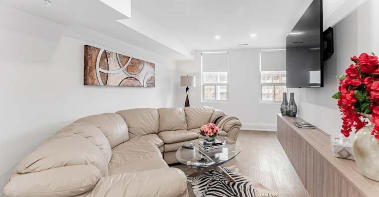 upper-851 O'connor Drive, Toronto, ON, M4B 2S7 - 7