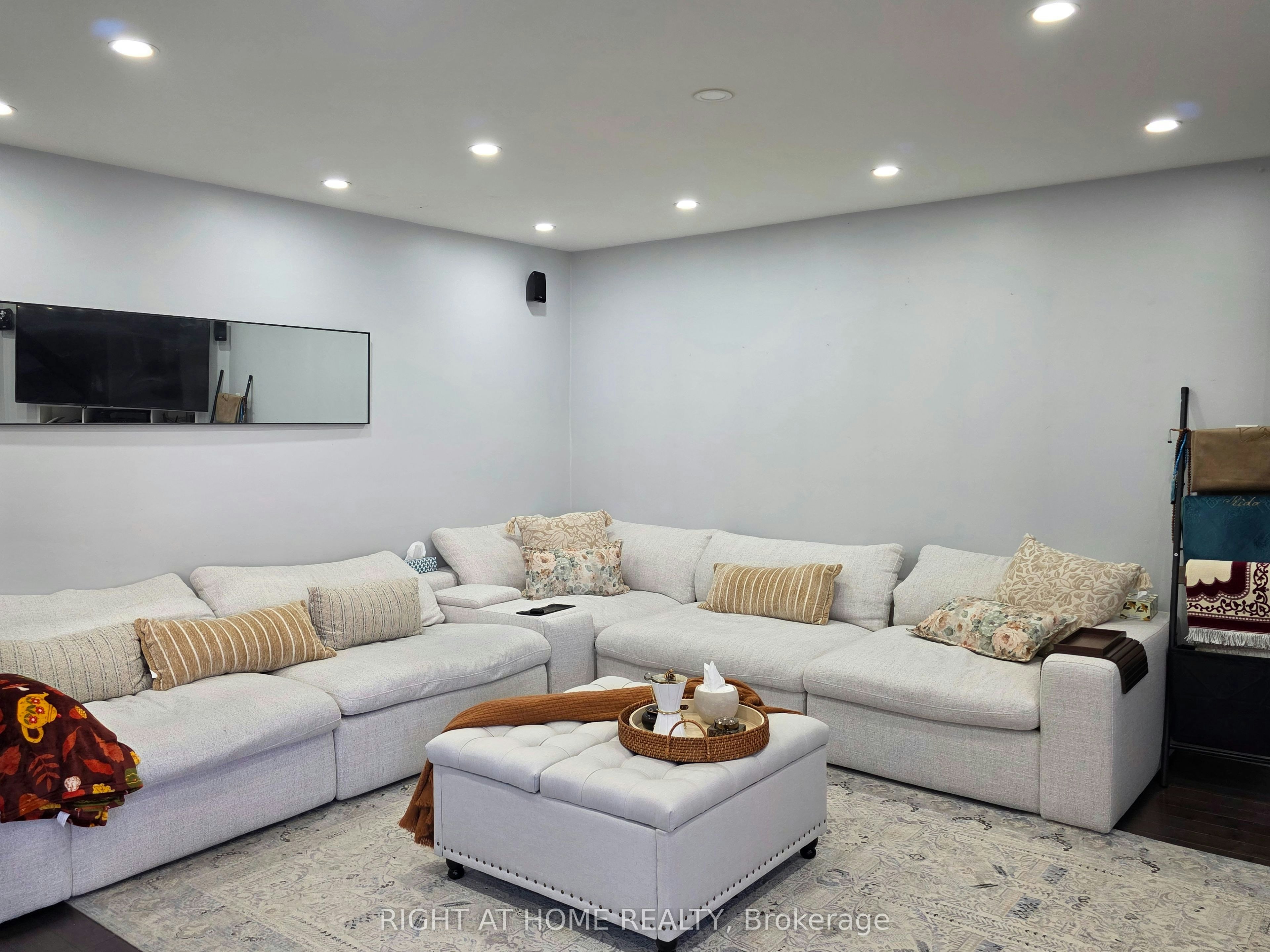 16 Griffiths Drive, Ajax, ON, L1T 3J4 - 10