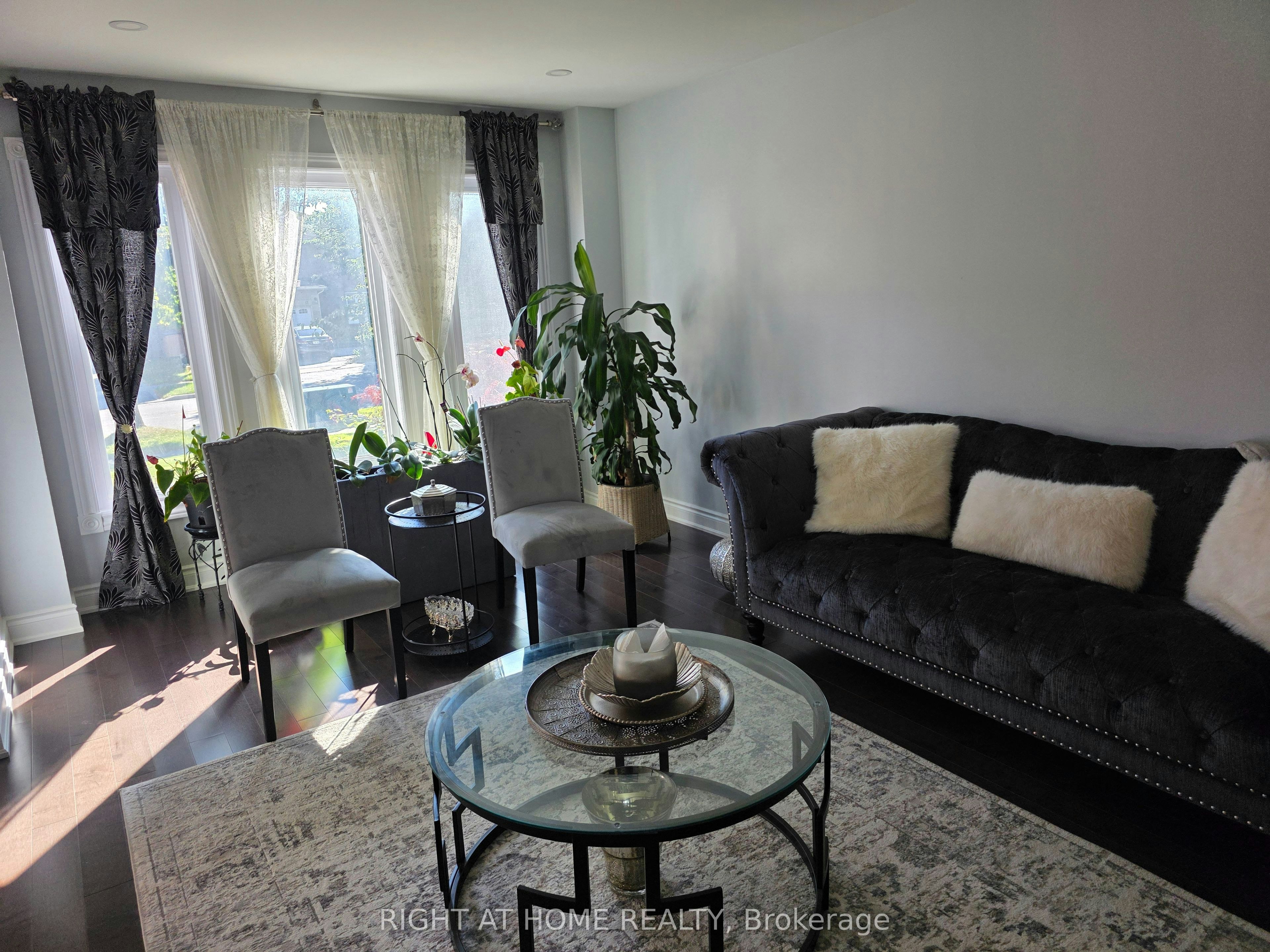 16 Griffiths Drive, Ajax, ON, L1T 3J4 - 12