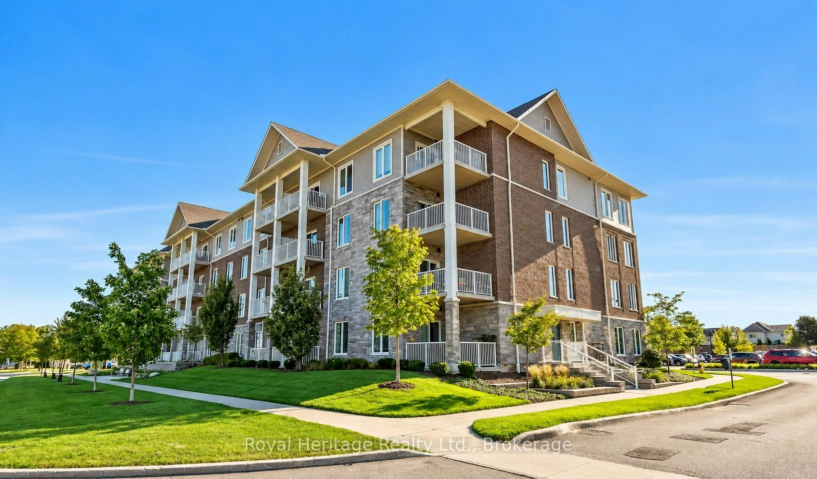 215-290 Liberty Street N, Clarington, ON, L1C 0V5 - 2